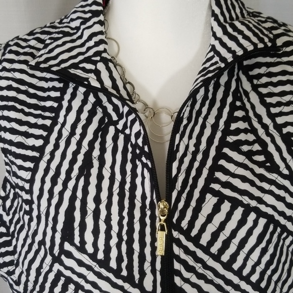Alia pattern zebra zipper up vest. Size 10P - Picture 2 of 8